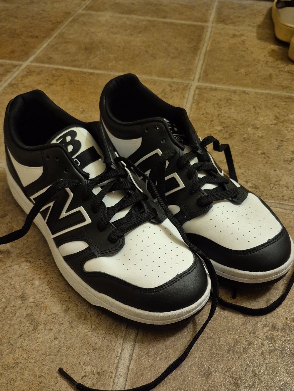 New Balance 480 black and white